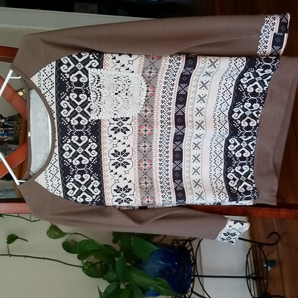 Women's lightweight sweater